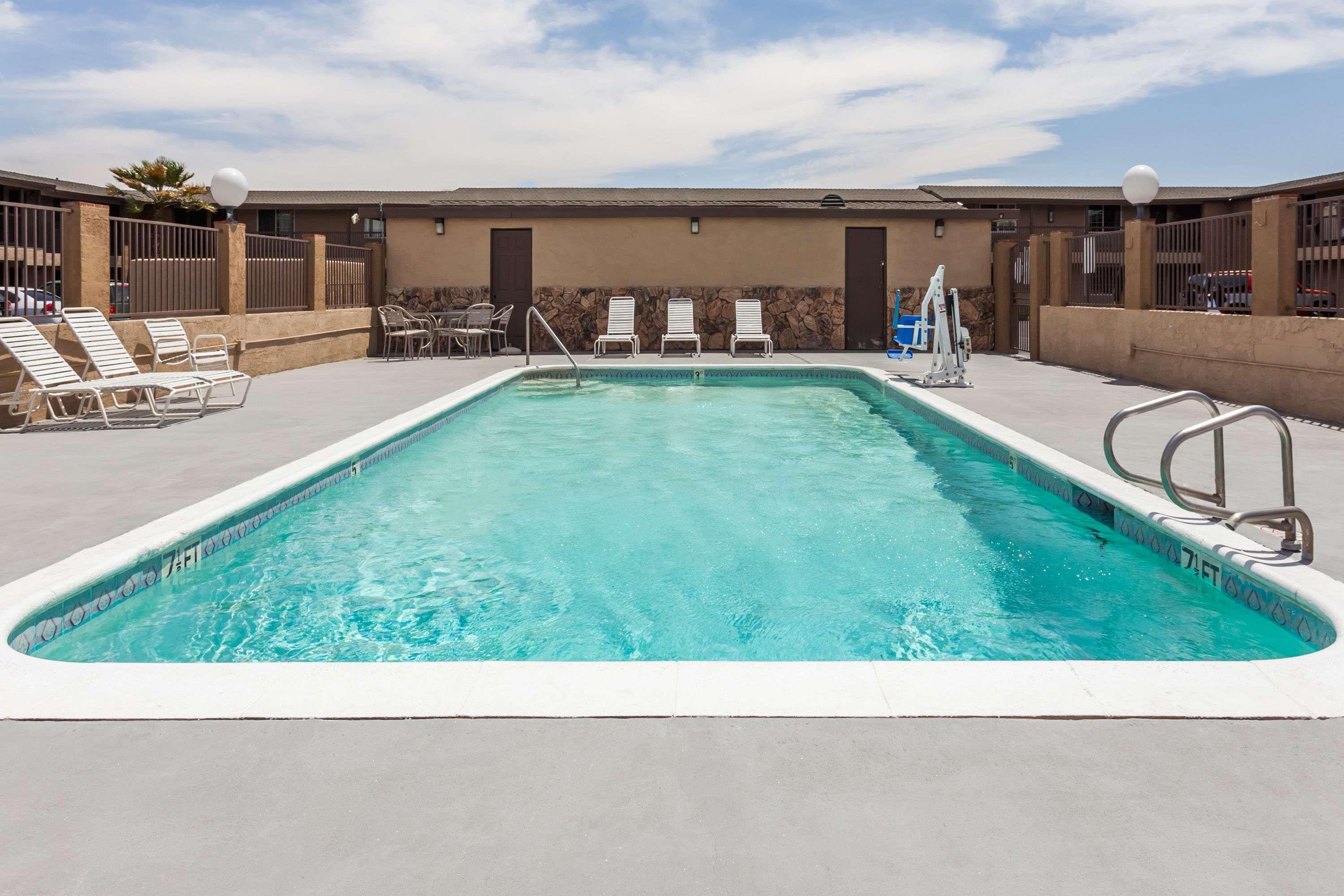 Travelodge By Wyndham Victorville Exterior foto