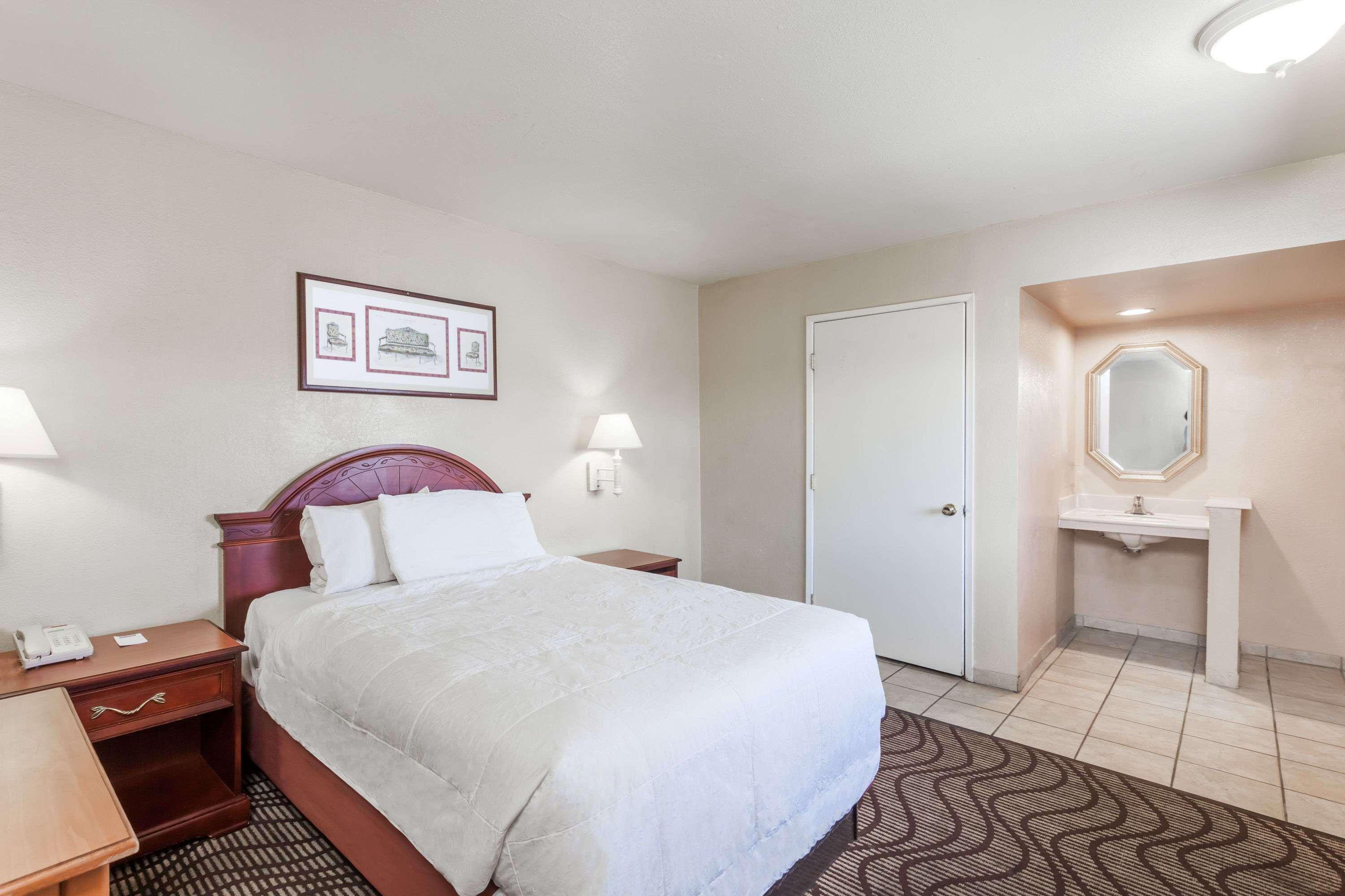 Travelodge By Wyndham Victorville Exterior foto