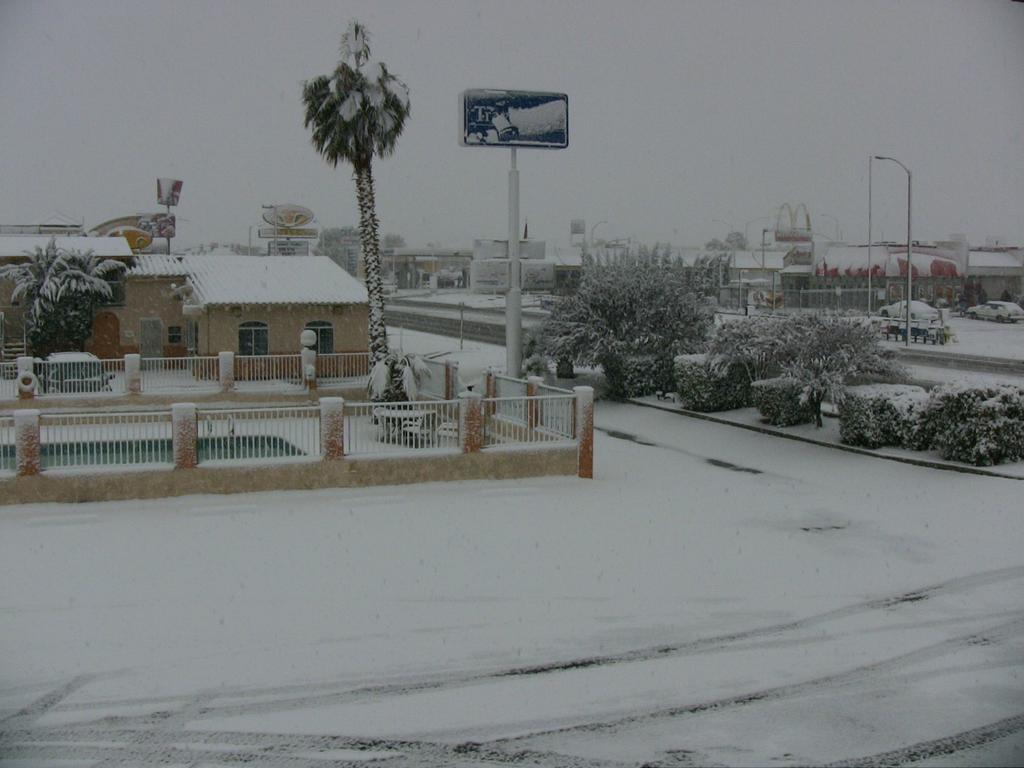Travelodge By Wyndham Victorville Exterior foto
