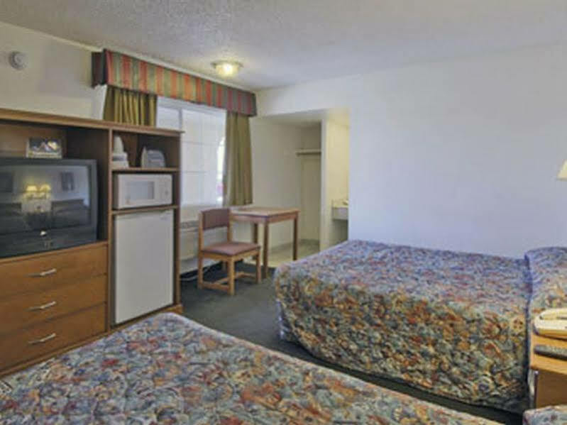Travelodge By Wyndham Victorville Exterior foto